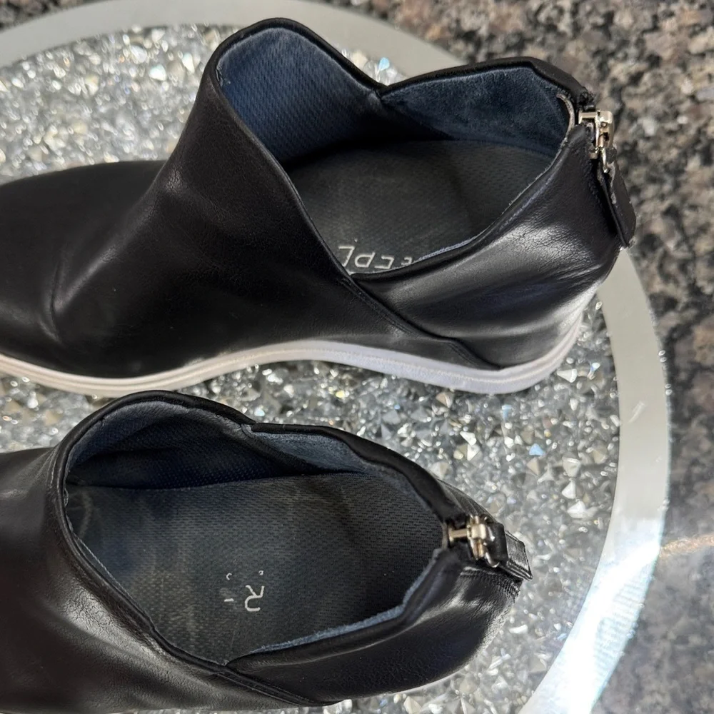 Dr. Scholl's Black leather Wedge Sneakers 7.5